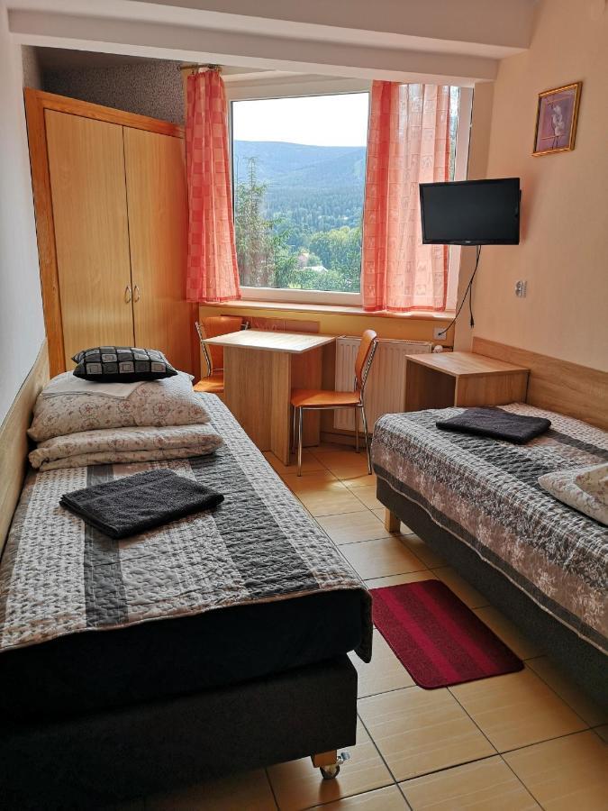 Willa Mona Bed & Breakfast Шклярска Поремба Екстериор снимка