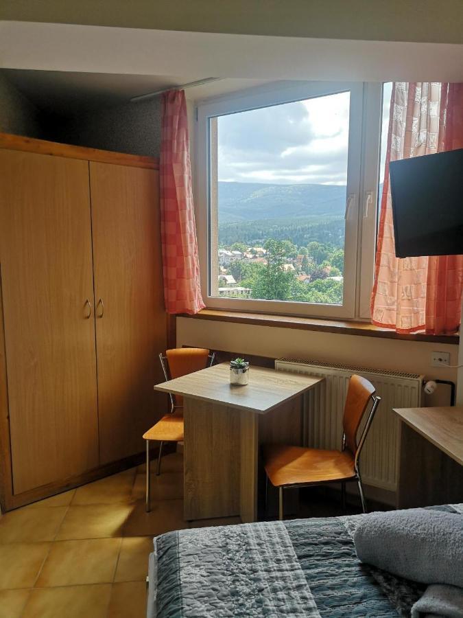 Willa Mona Bed & Breakfast Шклярска Поремба Екстериор снимка