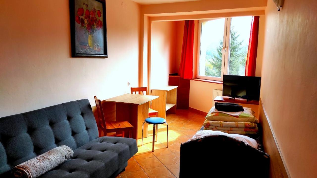 Willa Mona Bed & Breakfast Шклярска Поремба Екстериор снимка