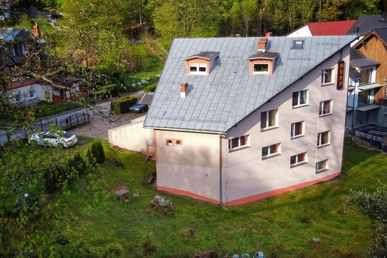 Willa Mona Bed & Breakfast Шклярска Поремба Екстериор снимка