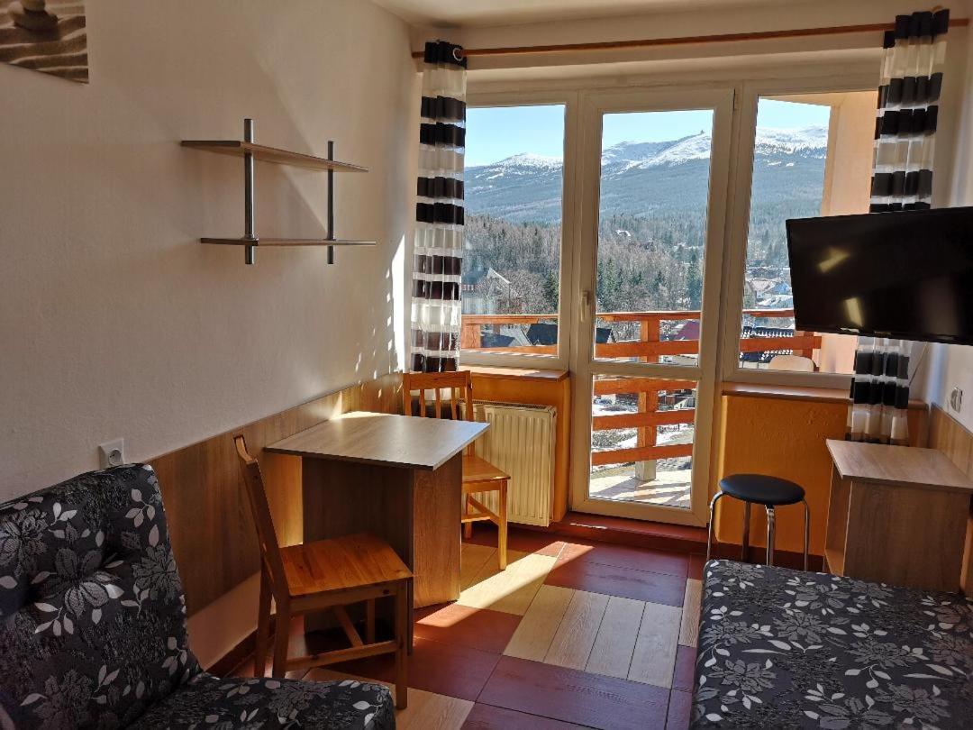 Willa Mona Bed & Breakfast Шклярска Поремба Екстериор снимка